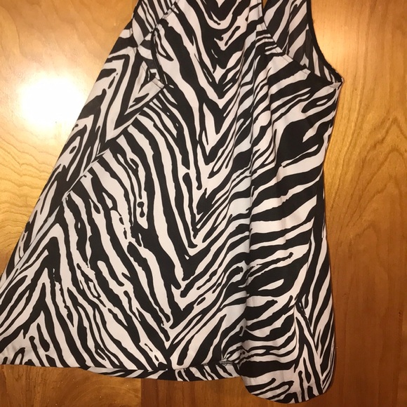 Express Racer Back Tank - Picture 4 of 6